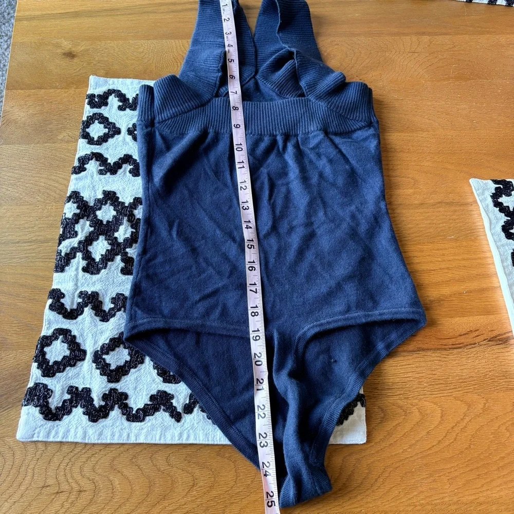 Le Lis navy blue knit bodysuit one piece women’s size XS